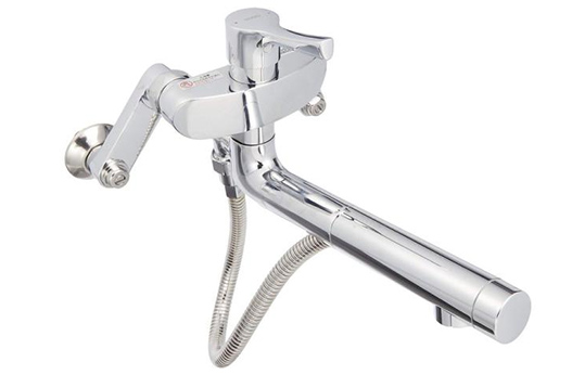 壁付きタイプのキッチン水栓