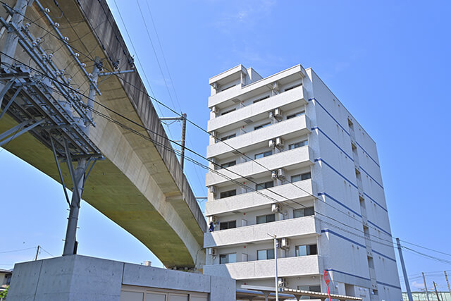 窓から見直すマンションの騒音対策～電車や道路の防音策3選～