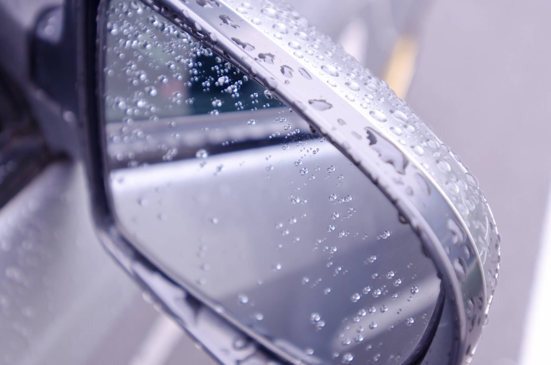 車についた雨の跡が消えない 車の雨染みの対処法と予防法 生活堂