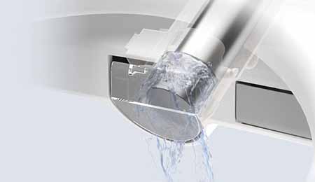 パナソニック「汚れが付きにくいステンレスノズルで清潔」