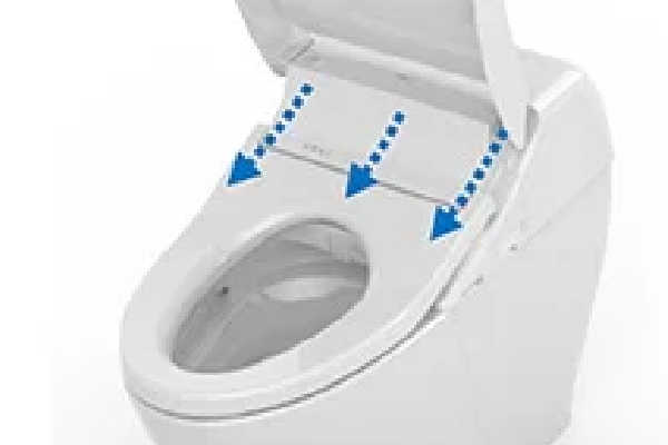凹凸がなく広々と感じられる便座面