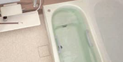 お風呂をリフォームしているシーン